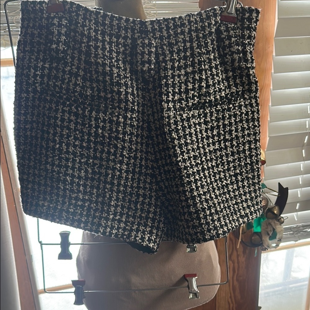 L'AGENCE Black and White Houndstooth Mini Shorts - Picture 5 of 10